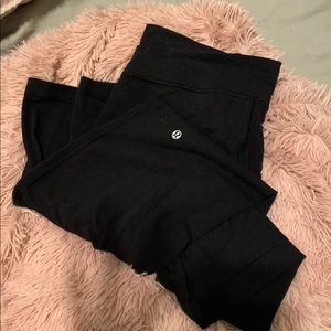 Lululemon Yoga pants black size 6!